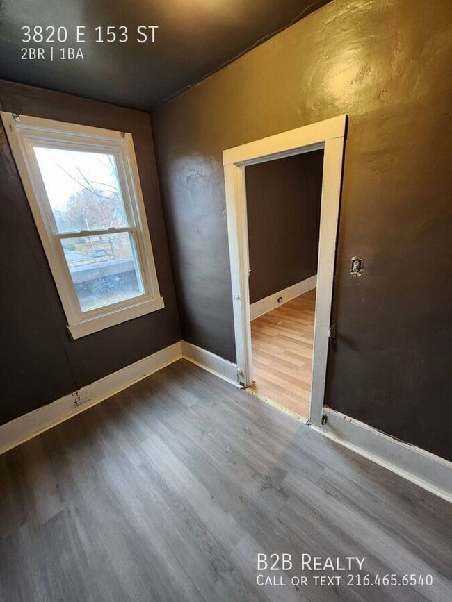 Building Photo - 3820 E 153rd St