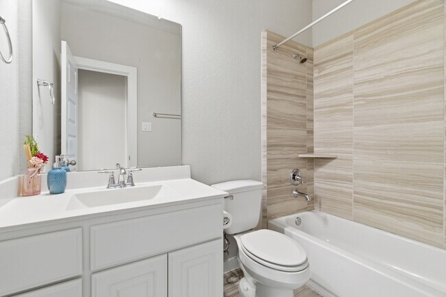 Building Photo - 22515 Bassett Hollow Ln