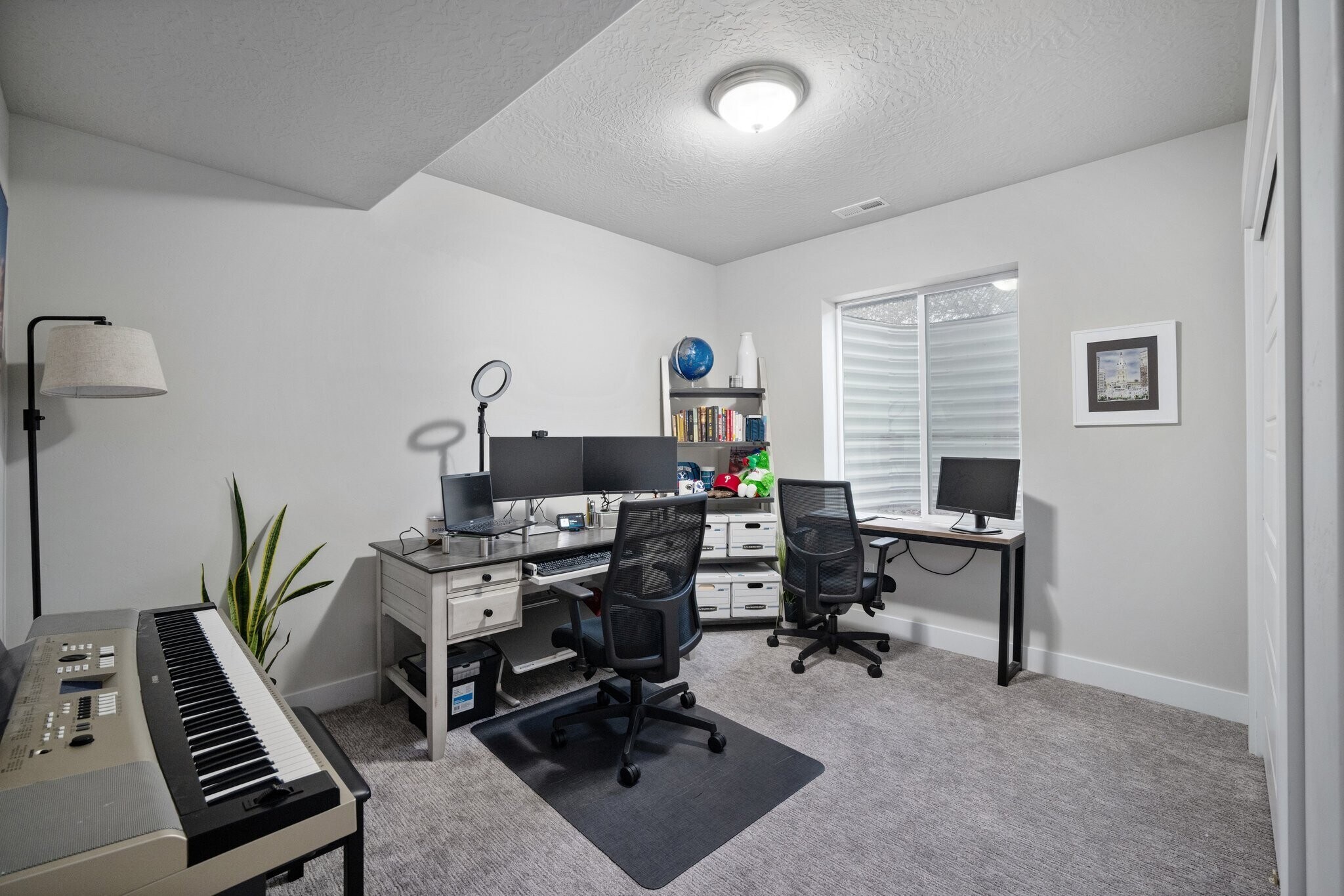 Building Photo - 707 W Ridgeline Dr