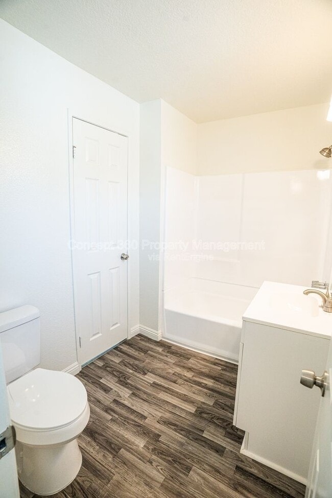 Building Photo - 1016 Lime Ave