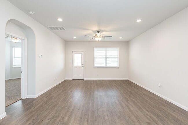 Building Photo - 2931 Orchid Ranch Dr