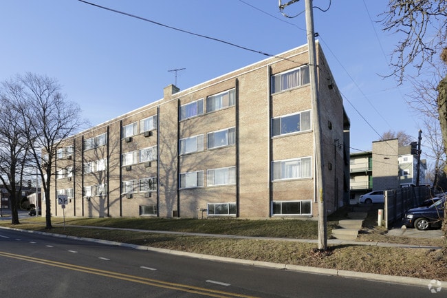 Building Photo - Crestview