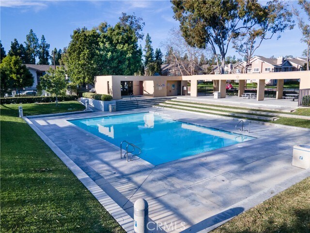 Building Photo - 31 Windjammer