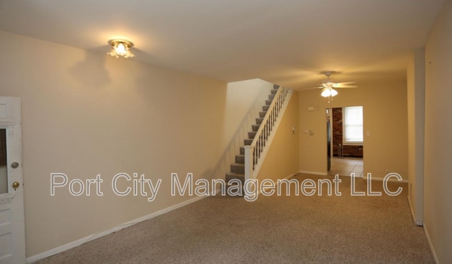 Building Photo - 715 S Linwood Ave