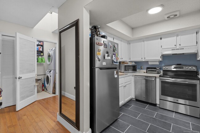 Building Photo - 207 Misty Meadow Ln