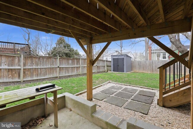 Building Photo - 2306 Riverview Terrace