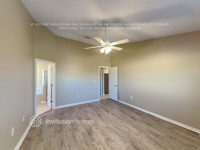 Building Photo - 120 Mango Ct