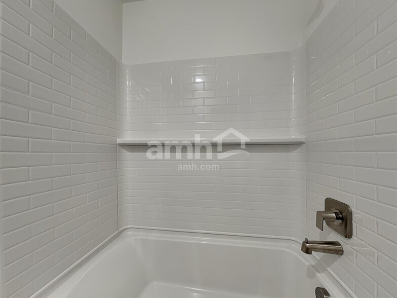 Building Photo - 7729 Selah St SW