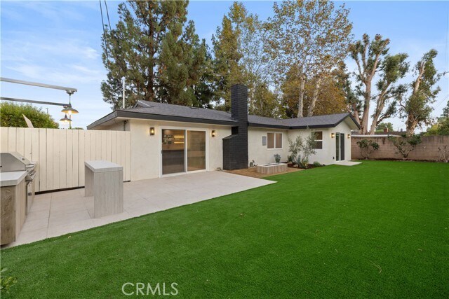 Building Photo - 7663 Sedan Ave