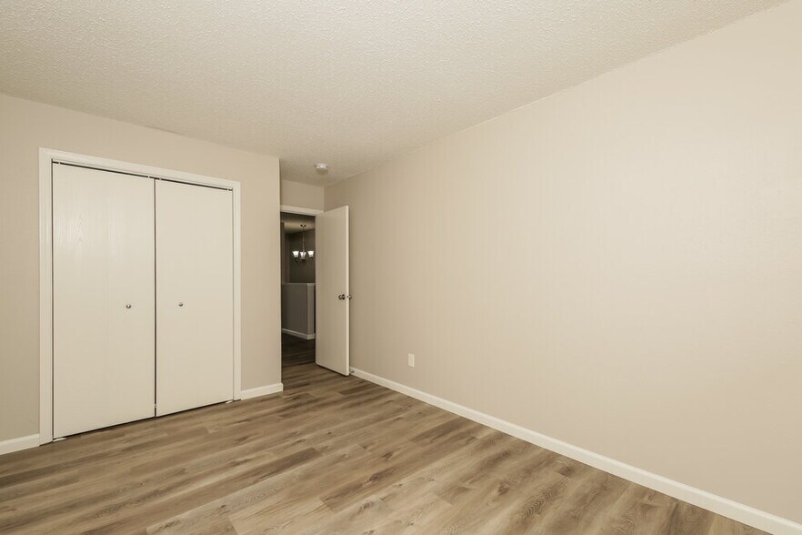 Building Photo - 649 Meadows Edge Ln
