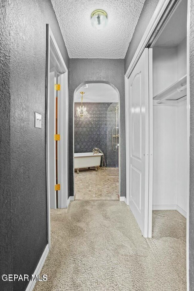 Building Photo - 7037 Luz De Espejo Dr