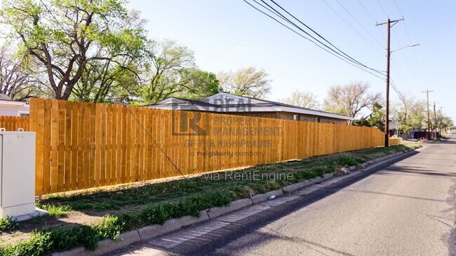 Building Photo - 4201 Erik Ave
