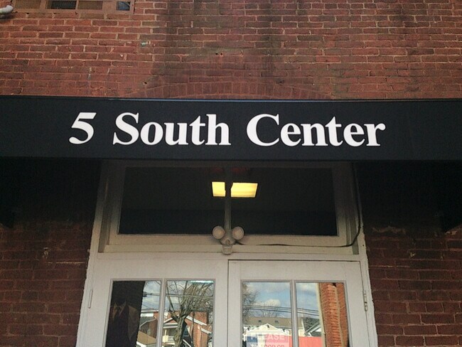 Building Photo - 5 South Center
