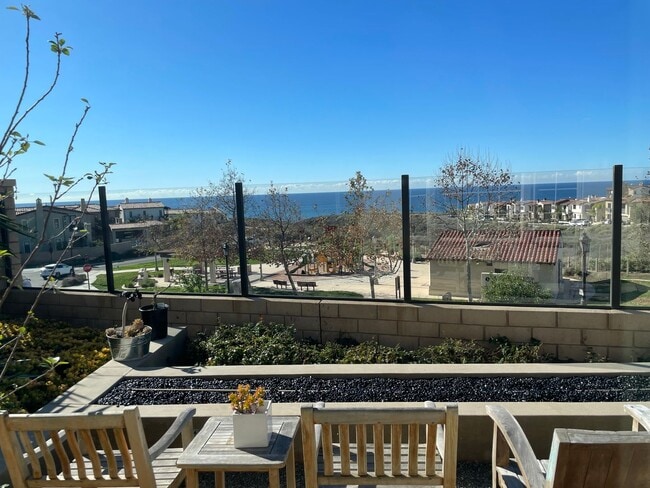 Building Photo - 3 bd/3.5 Ba Sea Summit Panoramic Ocean Vie...