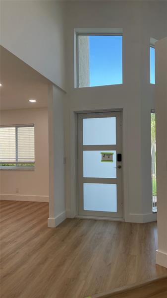 Building Photo - 6425 96th Pl S