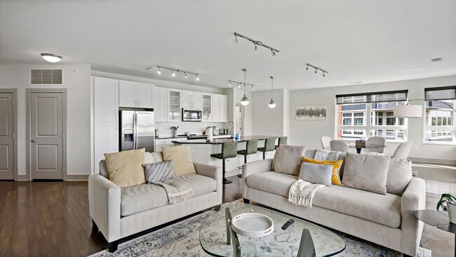 Building Photo - 7370 Montcalm Dr