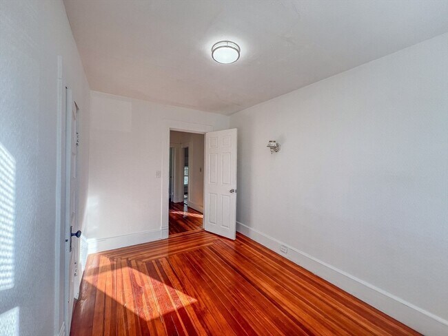 Building Photo - 1146 Chestnut St