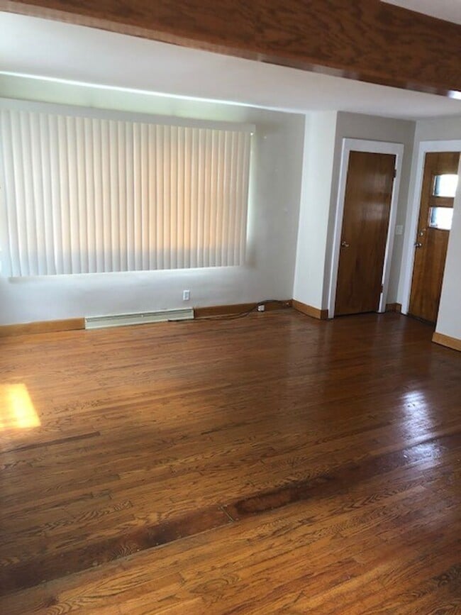 Building Photo - 2 Bedroom NE Canton House for Rent with Large Basement