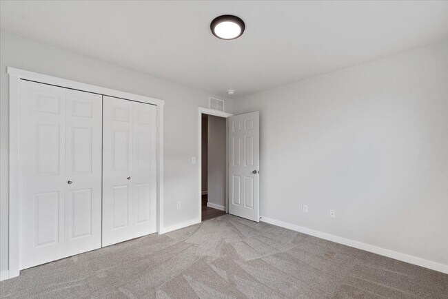 Building Photo - 2869 N Arroyo Vis Wy