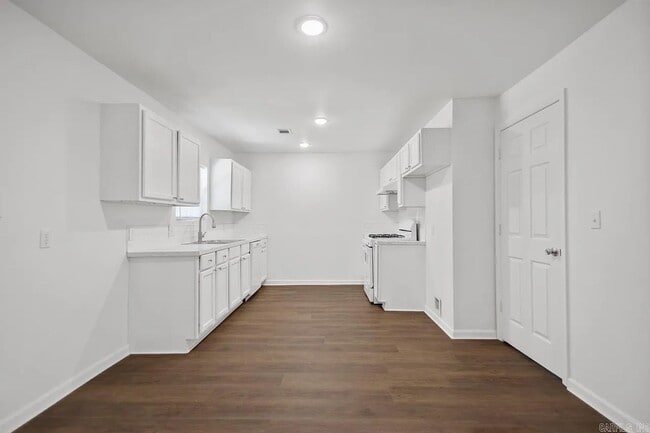 Building Photo - 3BR/1BA House for Rent in Jacksonville, AR!