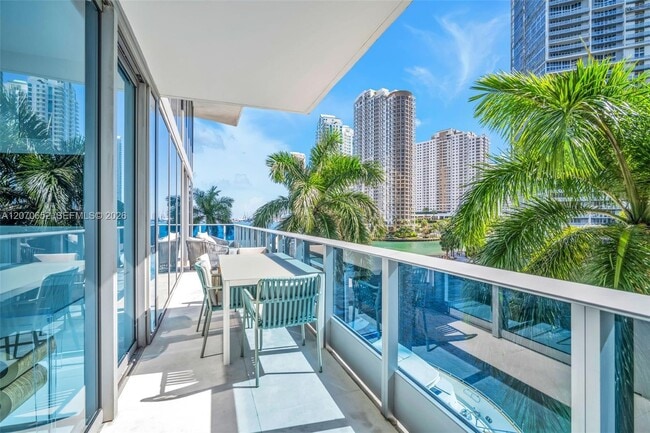 Building Photo - 200 Biscayne Blvd Way