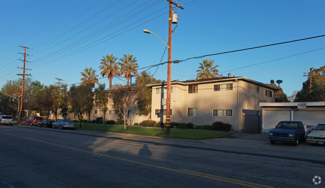 Building Photo - 1124 W Angeleno Ave