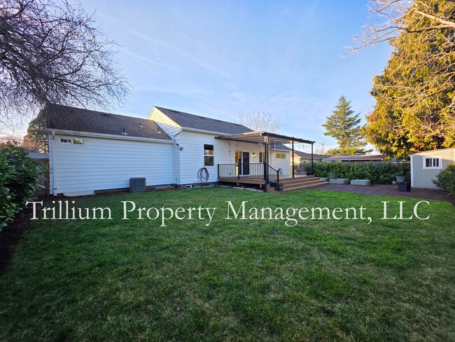 Building Photo - 7020 NE 17th Ave