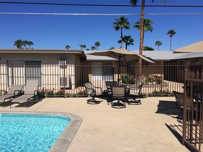 Building Photo - 685 E Vista Chino