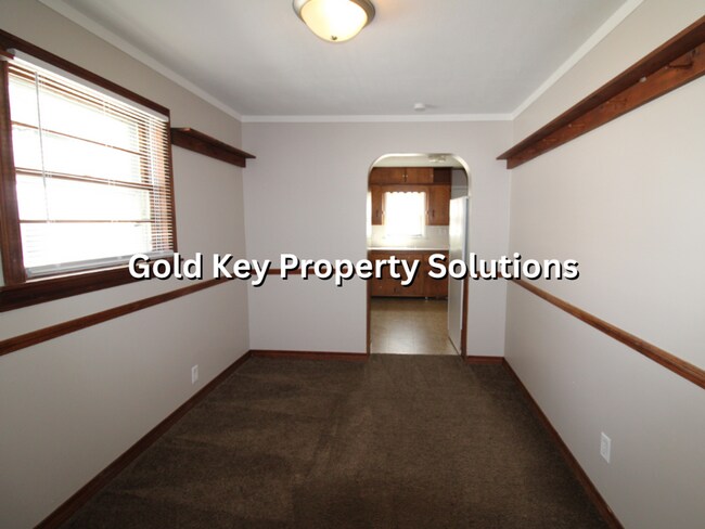 Building Photo - 3 BR 1 BA House in Meadowbrook Area with G...