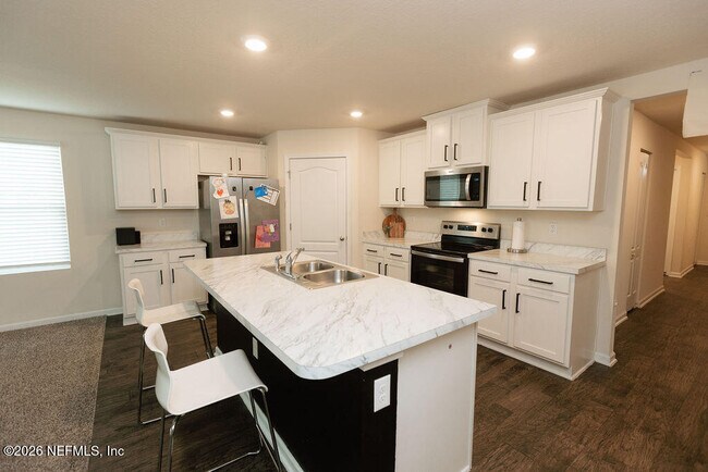 Building Photo - 2170 Englewood Ct