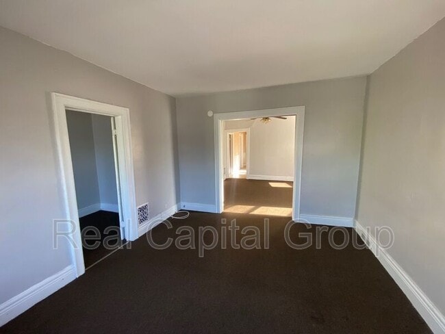 Building Photo - 408 Woodlawn Ave