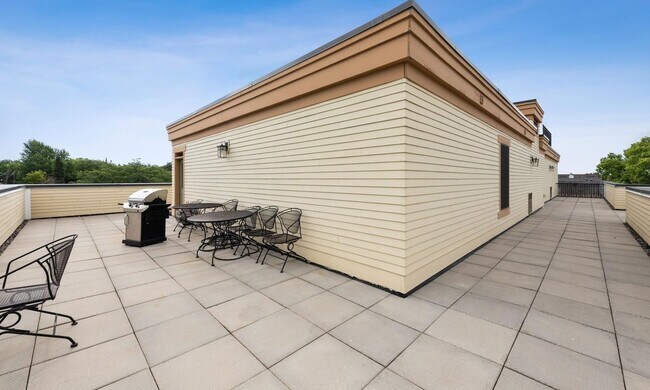 Building Photo - 1 BR/1 BA Crocus Hill Charmer!