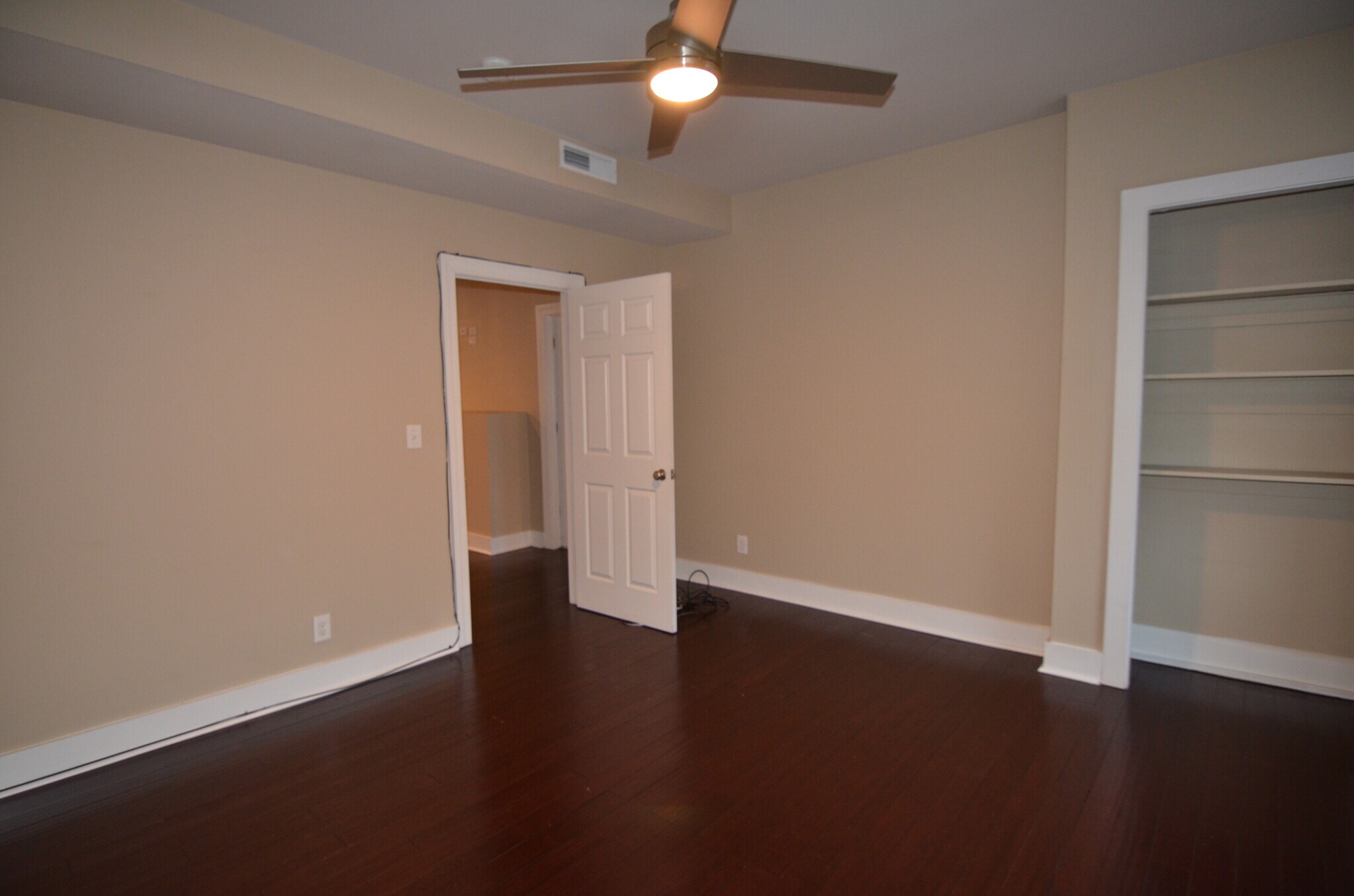Building Photo - 2352 Kemper Ln