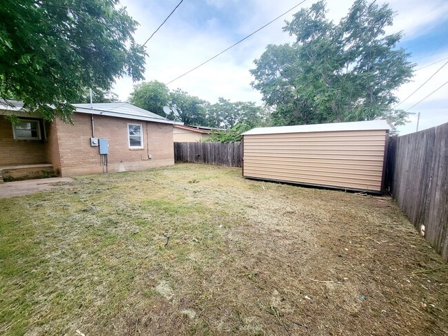 Building Photo - 3208 42nd St