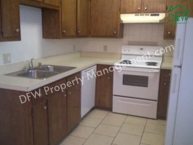 Building Photo - Walnut Apartments