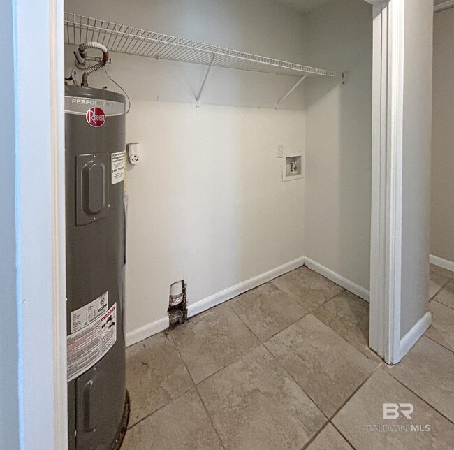 Building Photo - 6410 Schoel Ln