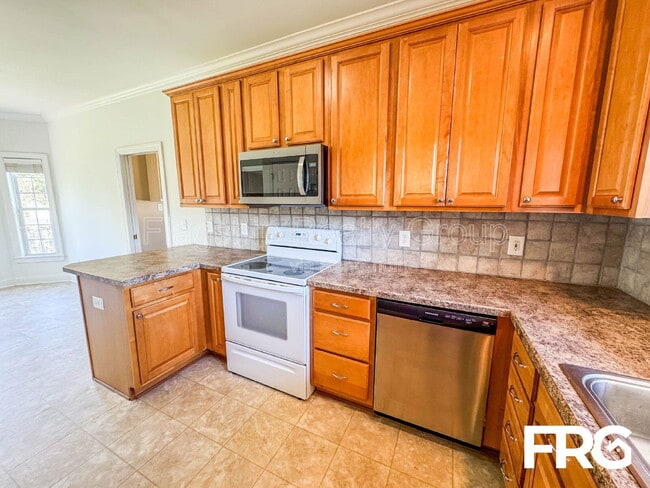 Building Photo - 2426 Pinetops Dr