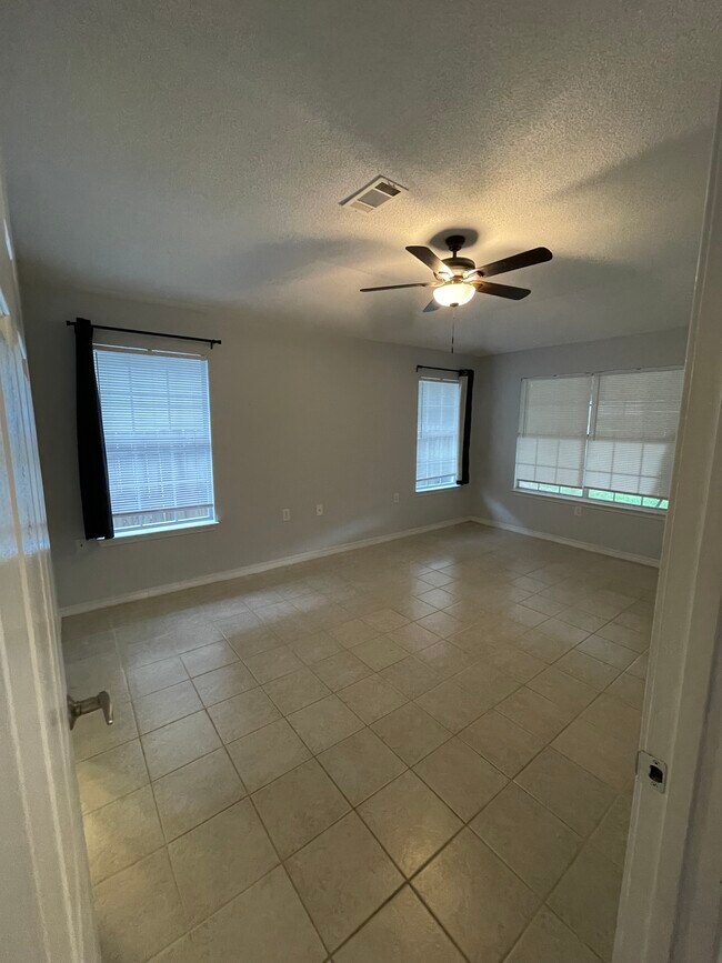 Building Photo - 1145 Merrie Way