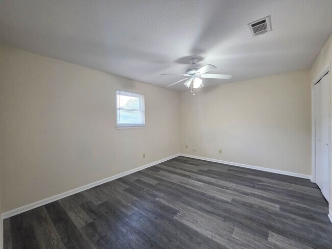 Building Photo - 7819 Hearthstone Cir