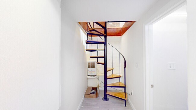 Building Photo - 281 Marlborough St