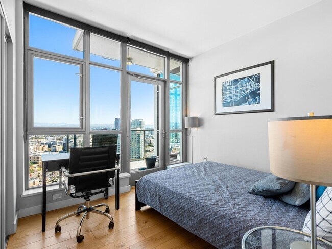 Building Photo - Furnished Aria Penthouse with Panoramic Views & Wraparound Balcony