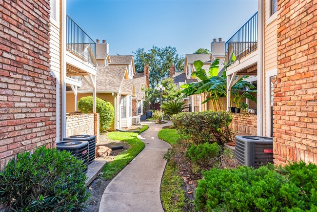 Primary Photo - 2300 Old Spanish Trl