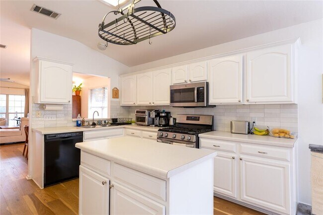 Building Photo - 13455 Moscow Trail