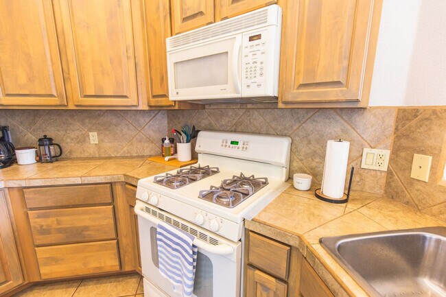 Building Photo - 1932 Sonoma Ranch Blvd