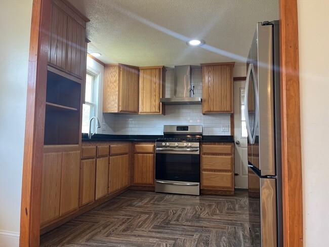 Building Photo - 9 Trinity Dr