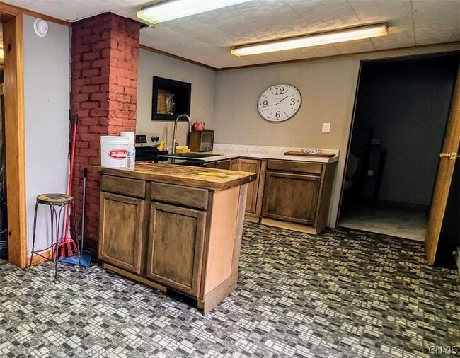 Building Photo - 43 N Main St