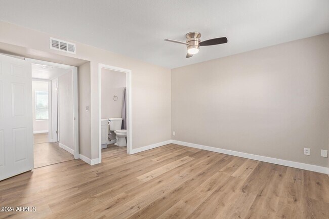 Building Photo - 1747 S Windsor