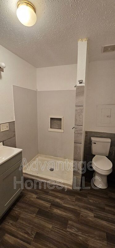 Building Photo - 11410 Palmer Ave