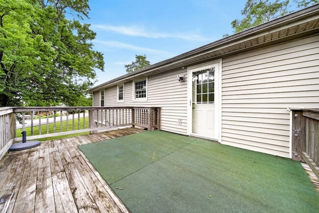 Building Photo - 235 Savely Dr