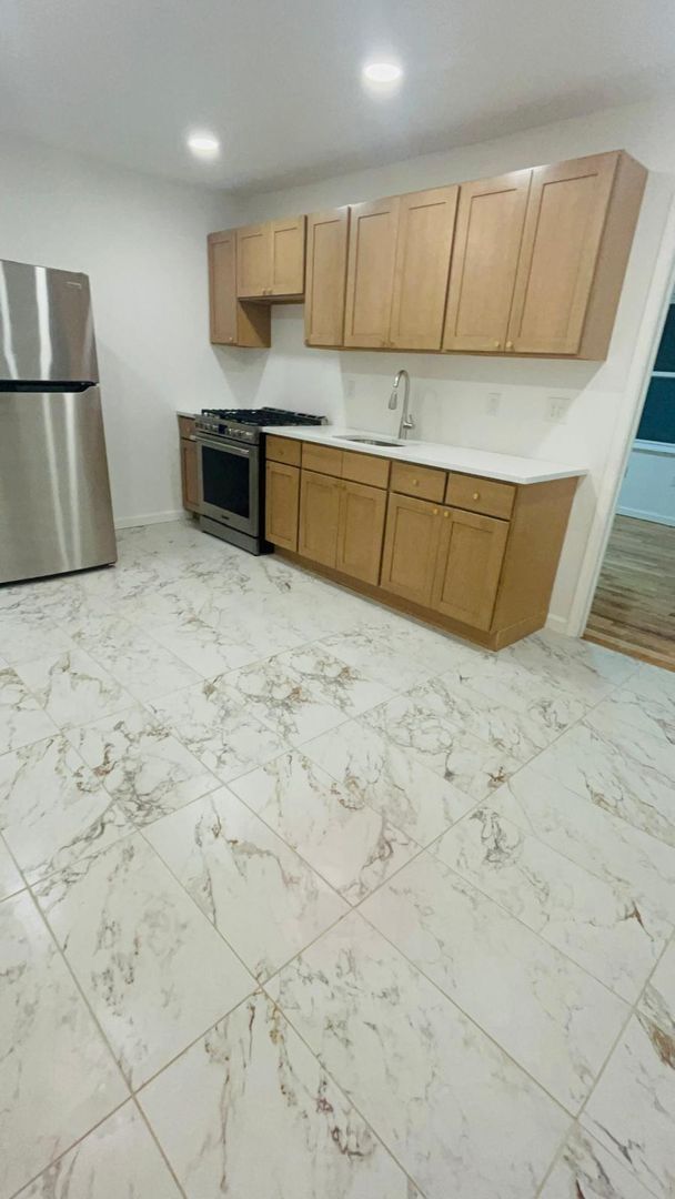 Building Photo - 118 County Rd